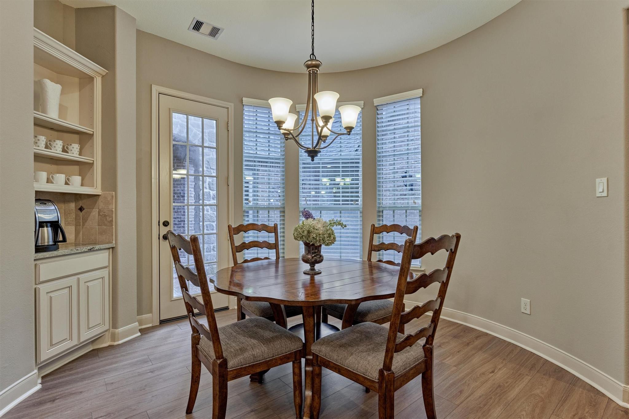Montgomery, Texas, 77316, United States, 5 Bedrooms Bedrooms, ,4 BathroomsBathrooms,Residential,Active,1927663