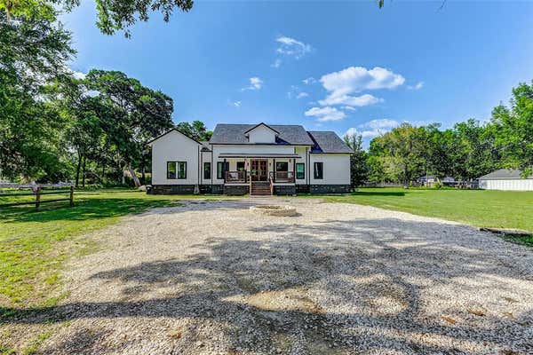 36734 STIRRUP RD, WALLIS, TX 77485 - Image 1