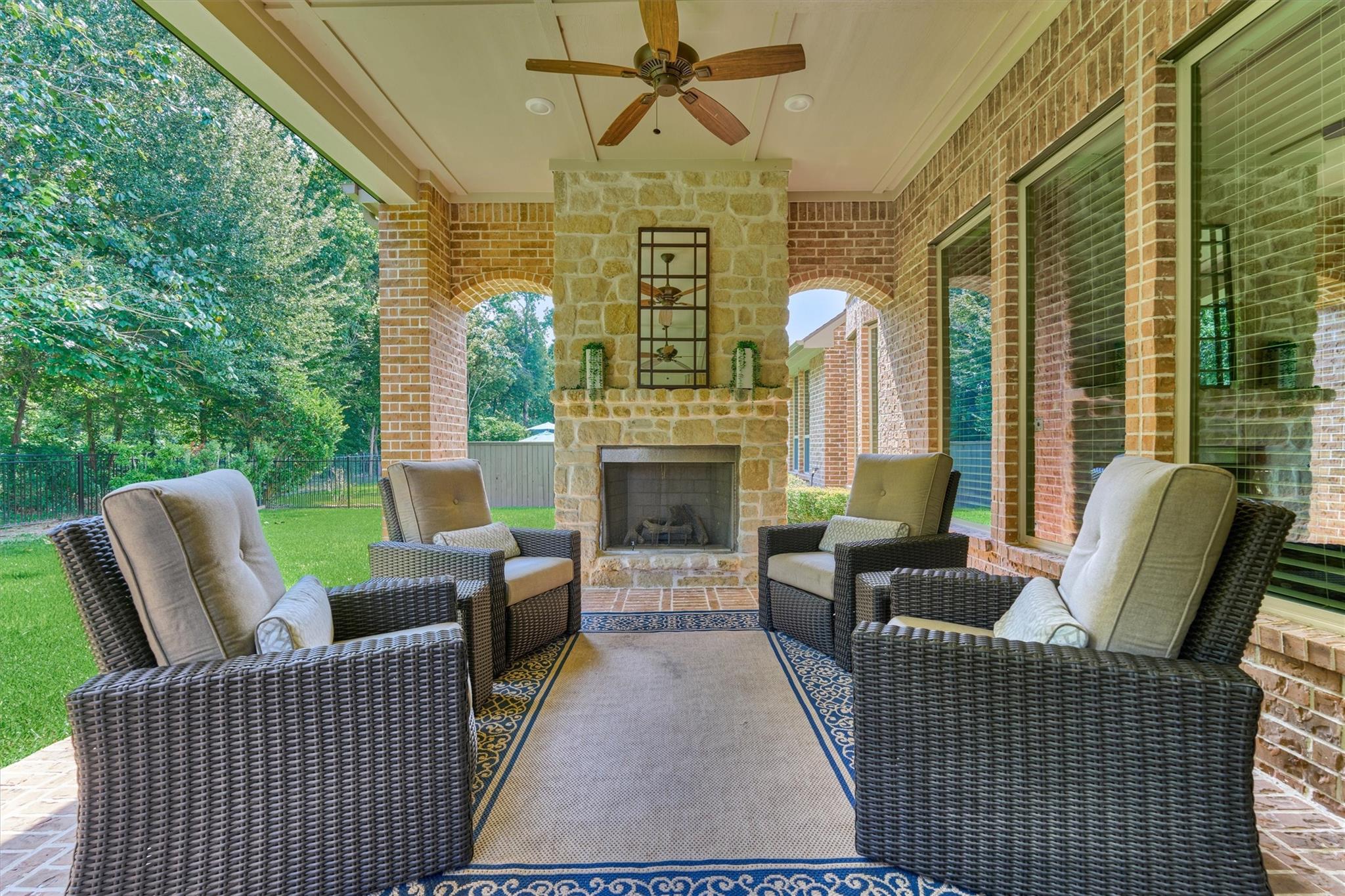 Montgomery, Texas, 77316, United States, 5 Bedrooms Bedrooms, ,4 BathroomsBathrooms,Residential,Active,1927663
