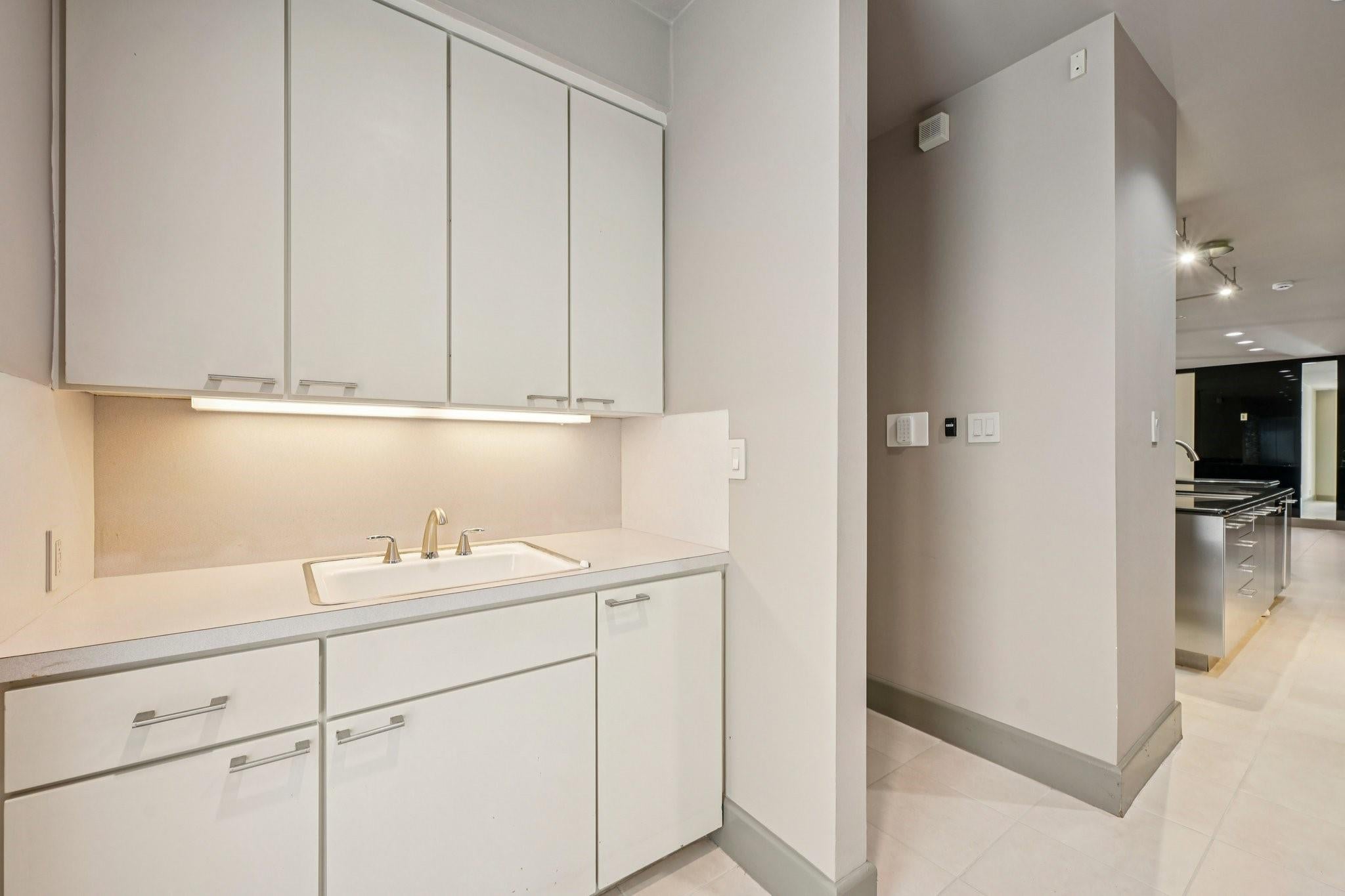 Houston, Texas, 77027, United States, 3 Bedrooms Bedrooms, ,4 BathroomsBathrooms,Residential,Active,1969670