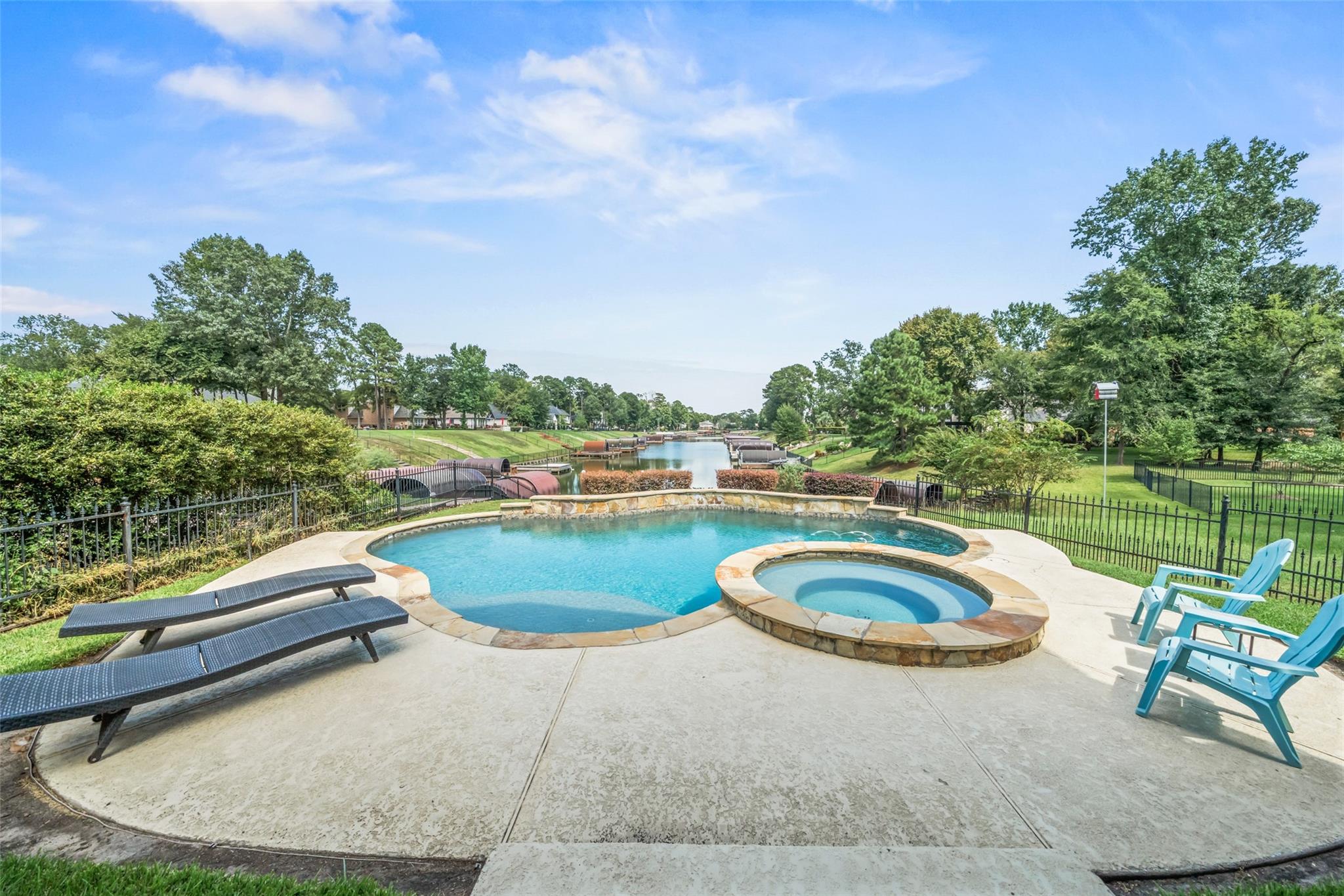 Montgomery, Texas, 77356, United States, 4 Bedrooms Bedrooms, ,4 BathroomsBathrooms,Residential,Active,1945544