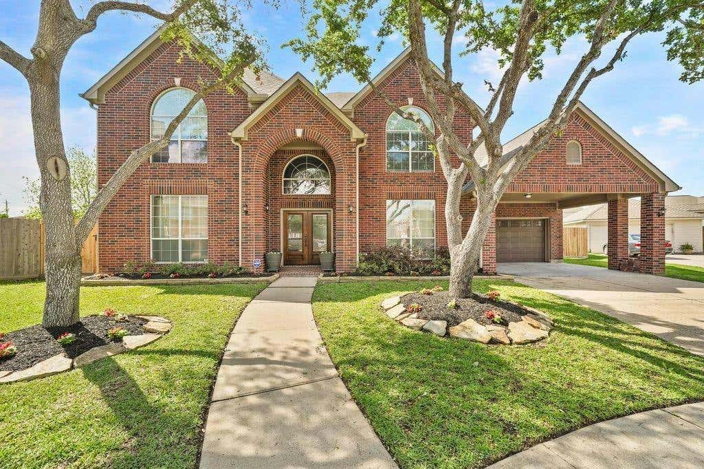 11902 SUSAN FOREST LN, HOUSTON, TX 77089, photo 1 of 31