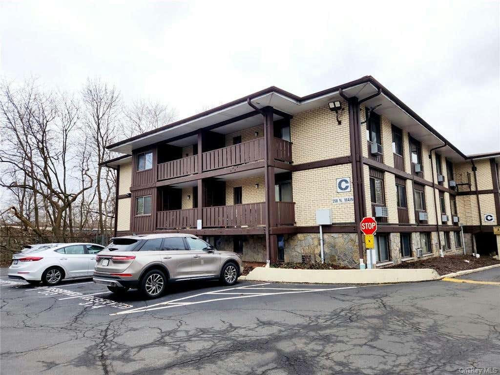 258 N MAIN ST APT C15, SPRING VALLEY, NY 10977, photo 1 of 17