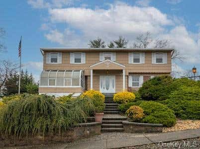 17 ETHAN ALLEN CT, ORANGEBURG, NY 10962 - Image 1