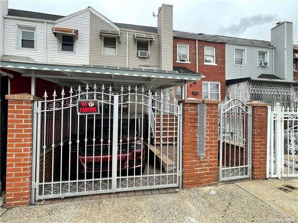 1029 WHEELER AVE, BRONX, NY 10472, photo 1 of 11