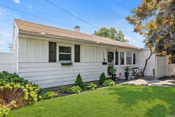 1049 UDALL RD, BAY SHORE, NY 11706 - Image 1