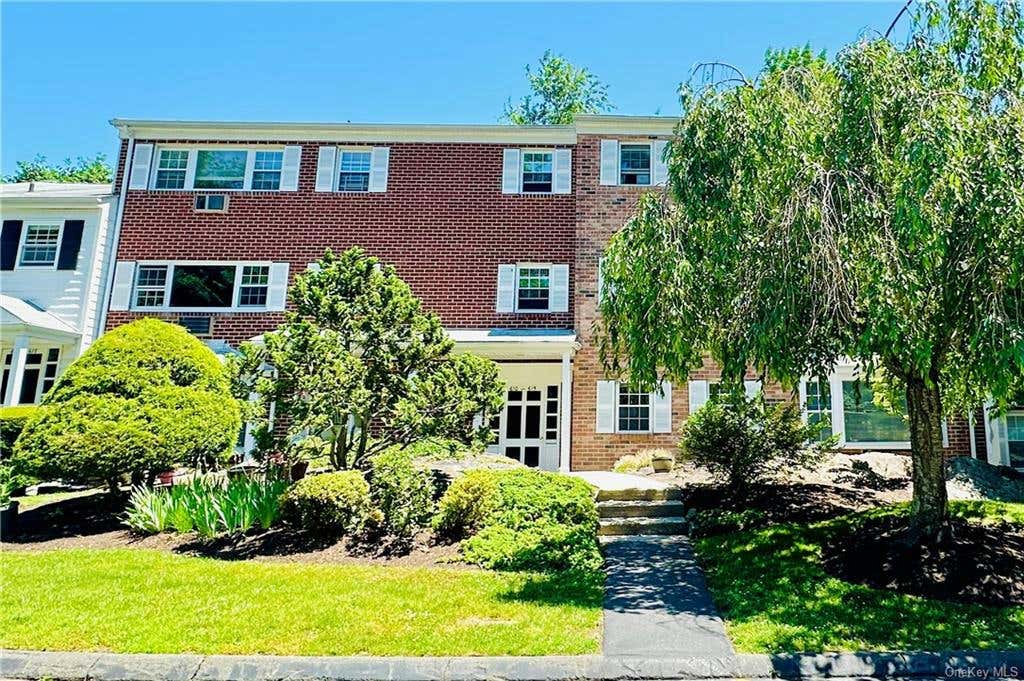 615 WOODLAND HILLS RD, WHITE PLAINS, NY 10603, photo 1 of 20