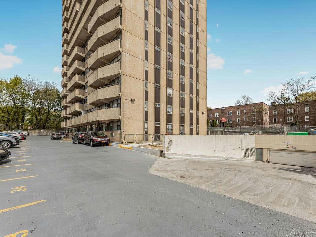 1523 CENTRAL PARK AVE APT 21E, YONKERS, NY 10710, photo 1 of 29