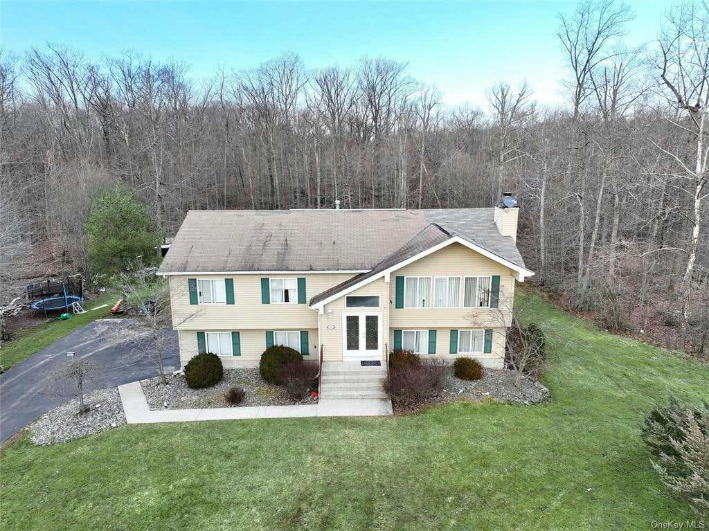 9 ARON CT, SPRING VALLEY, NY 10977, photo 1 of 29