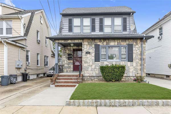 10 STARKS PL, LYNBROOK, NY 11563 - Image 1