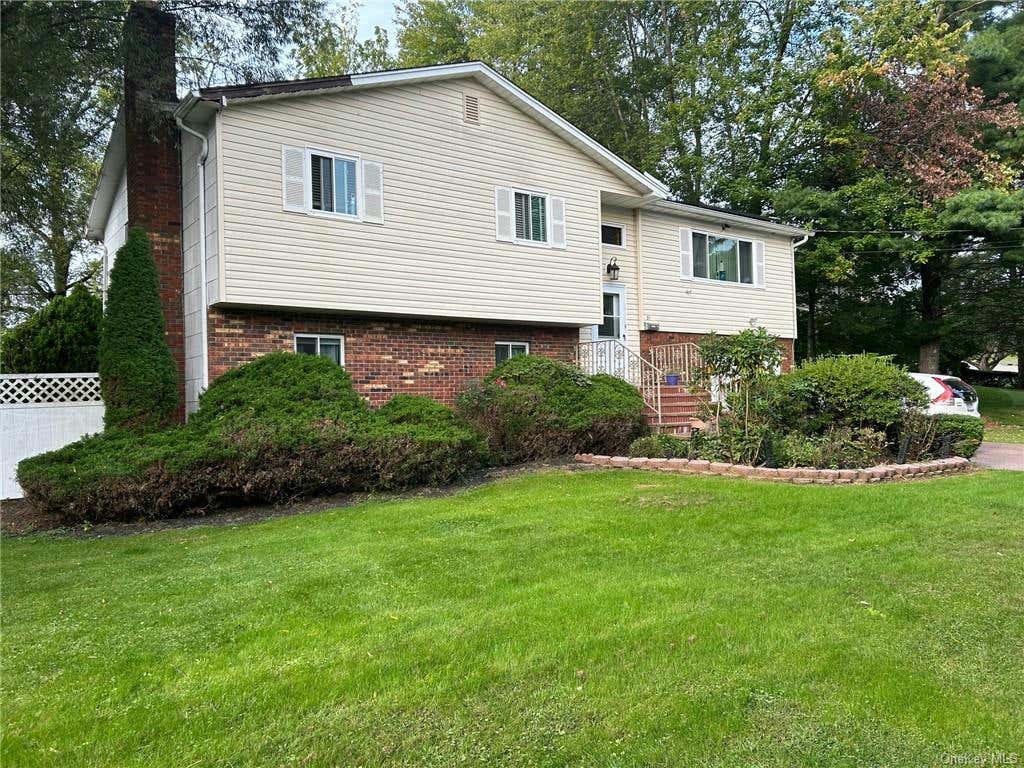 31 TIOKEN RD, SPRING VALLEY, NY 10977, photo 1 of 25