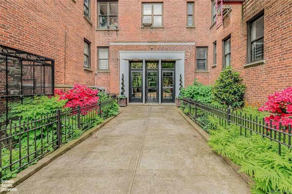 306 E MOSHOLU PKWY S APT 3D, BRONX, NY 10458 - Image 1