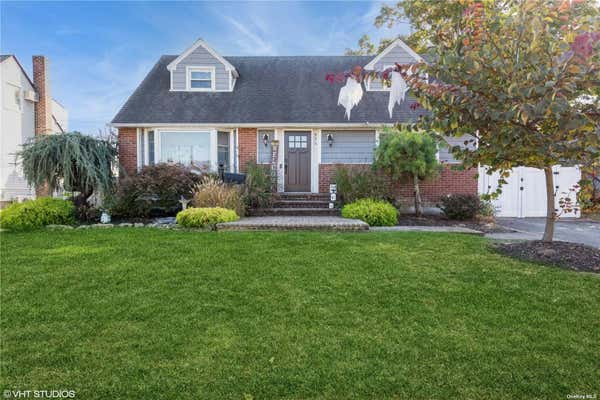 950 WHITE BIRCH LN, WANTAGH, NY 11793 - Image 1