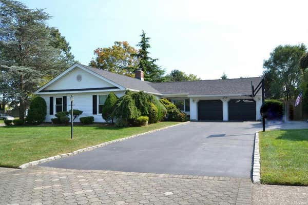 20 GREENBRIER LN, SAYVILLE, NY 11782 - Image 1