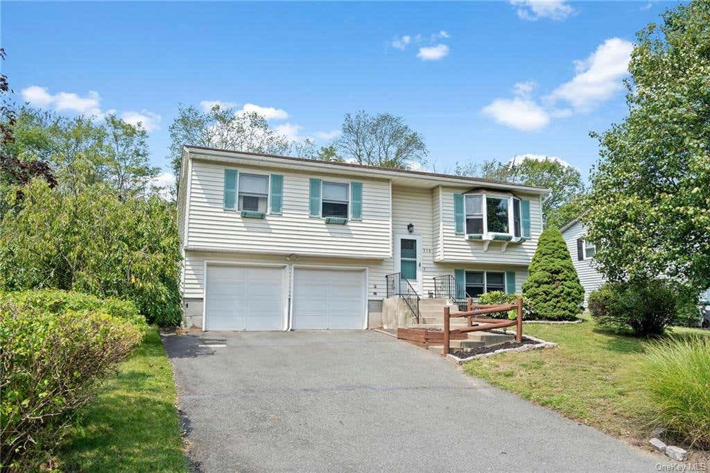 310 ARISTOTLE DR, MAYBROOK, NY 12543, photo 1 of 25