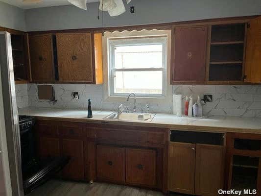 22-22 NEW HAVEN AVE, FAR ROCKAWAY, NY 11691, photo 2 of 9