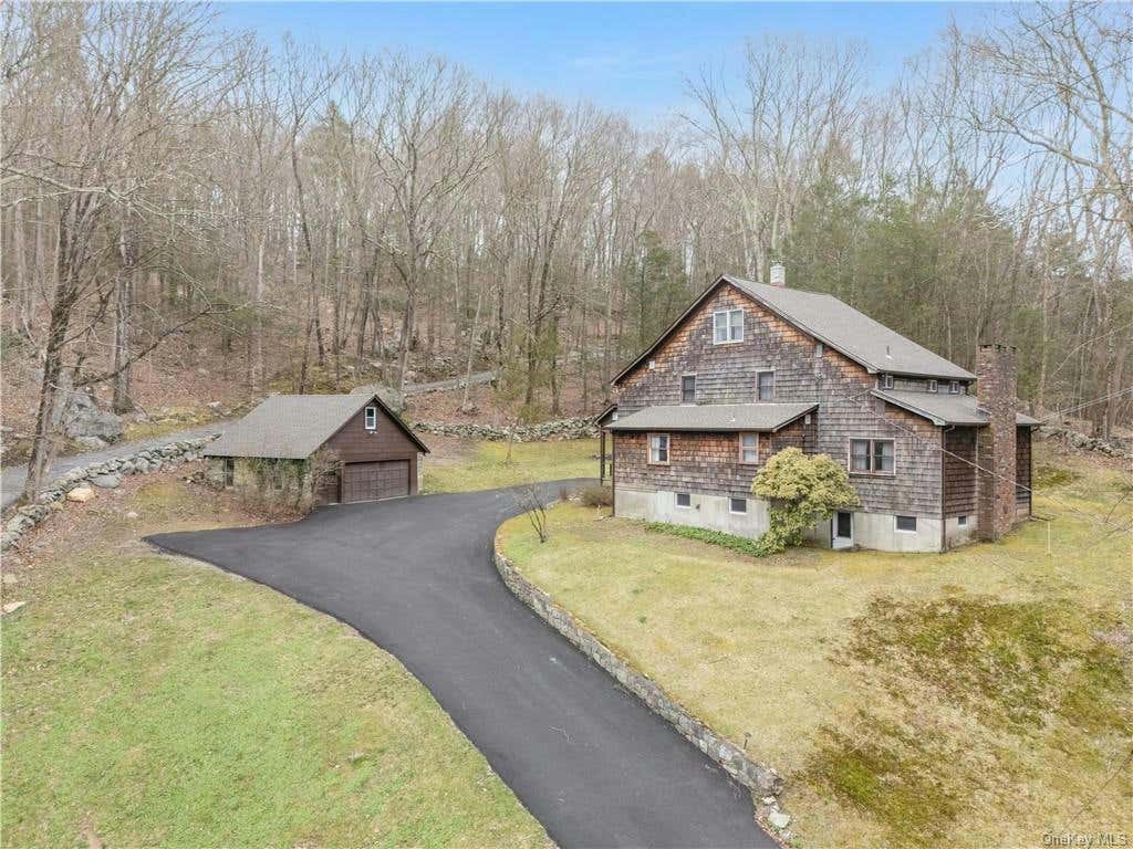 2 RUSH DR, PUTNAM VALLEY, NY 10579, photo 1 of 35