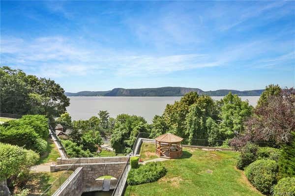 20 HUDSON POINT LN, OSSINING, NY 10562, photo 2 of 26