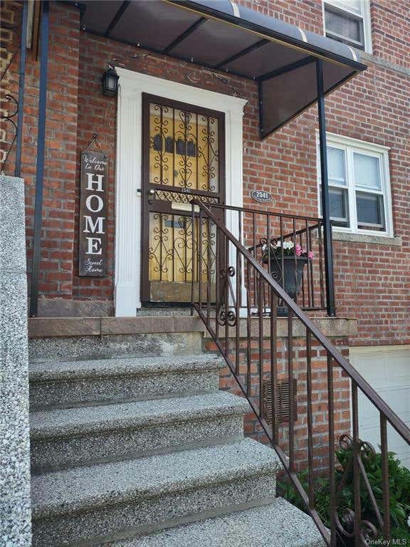 2541 HERING AVE, BRONX, NY 10469, photo 1 of 20