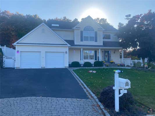 20 BEECHWOOD DR, MANORVILLE, NY 11949 - Image 1