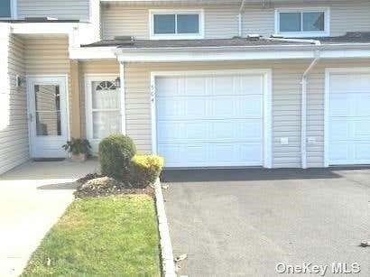 2355 PERSHING BLVD APT 504, BALDWIN, NY 11510 - Image 1