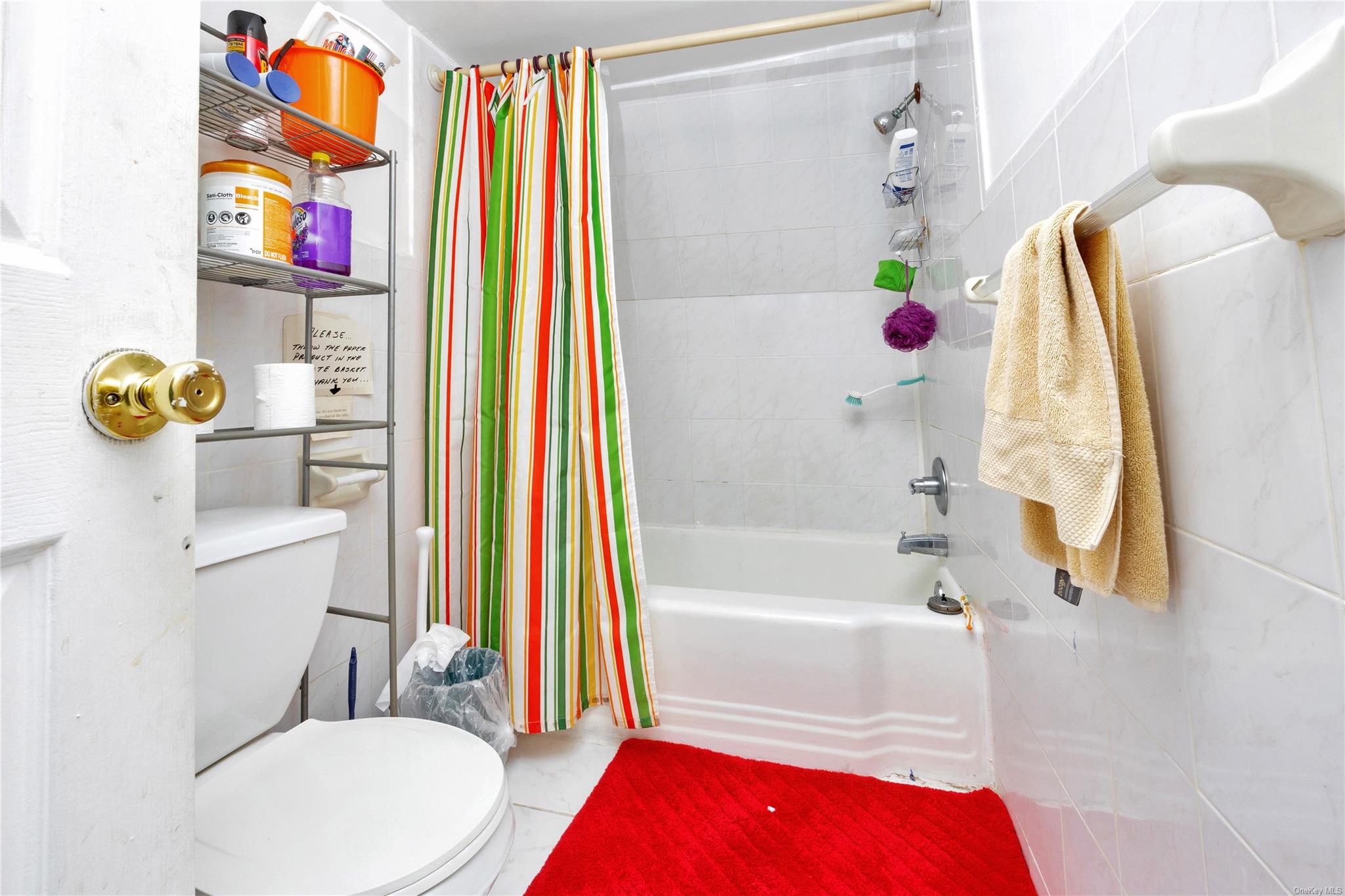 Elmhurst, New York, 11373, United States, ,7 BathroomsBathrooms,Residential,Pending,1825061