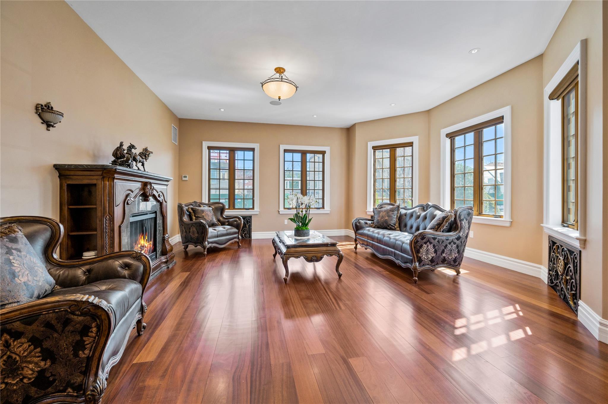 Malba, New York, 11357, United States, 5 Bedrooms Bedrooms, ,7 BathroomsBathrooms,Residential,Active,1761248