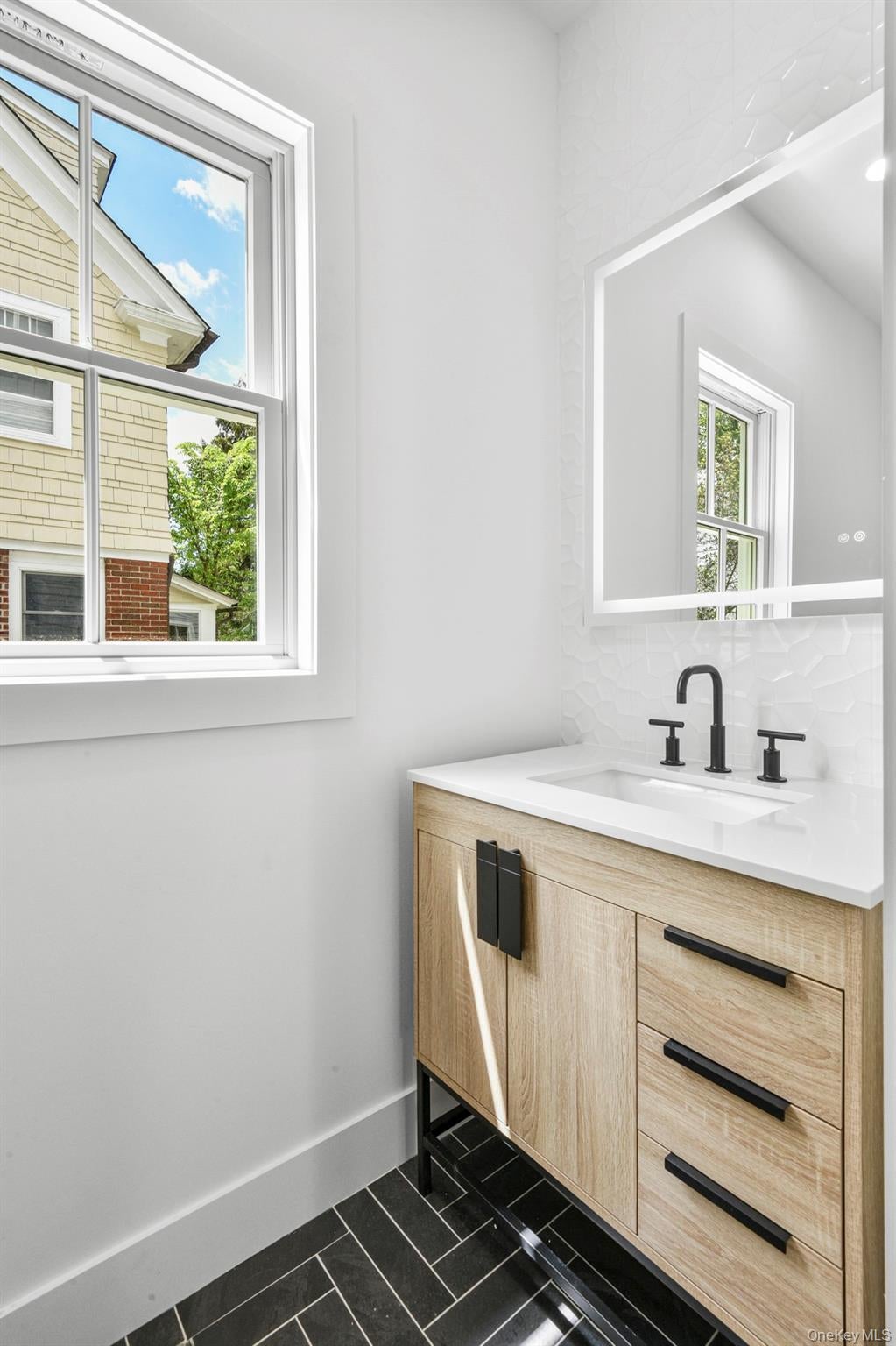 Scarsdale, New York, 10583, United States, 5 Bedrooms Bedrooms, ,5 BathroomsBathrooms,Residential,Active,1888466