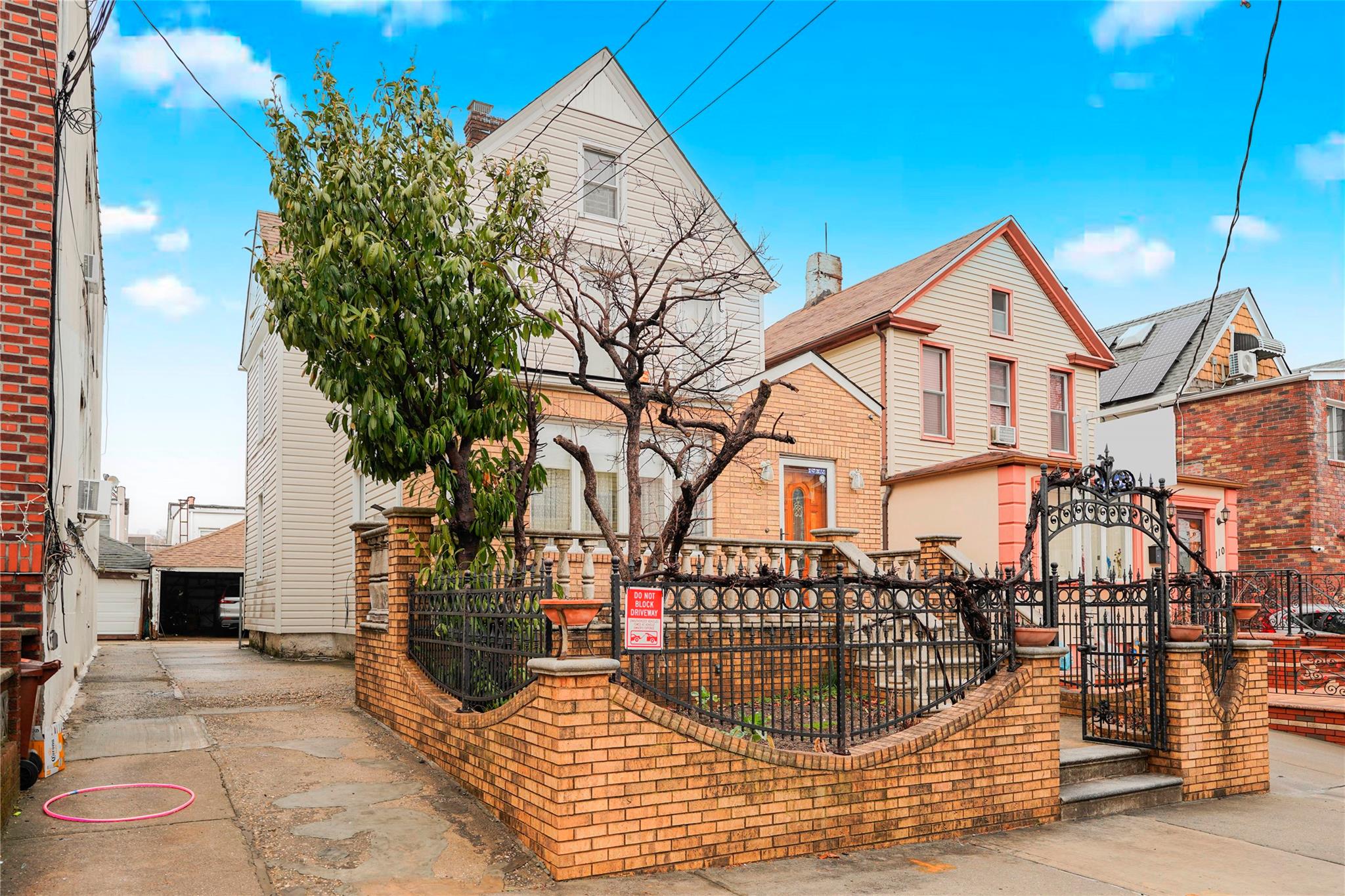 Brooklyn, New York, 11228, United States, 6 Bedrooms Bedrooms, ,3 BathroomsBathrooms,Residential,Active,1741590