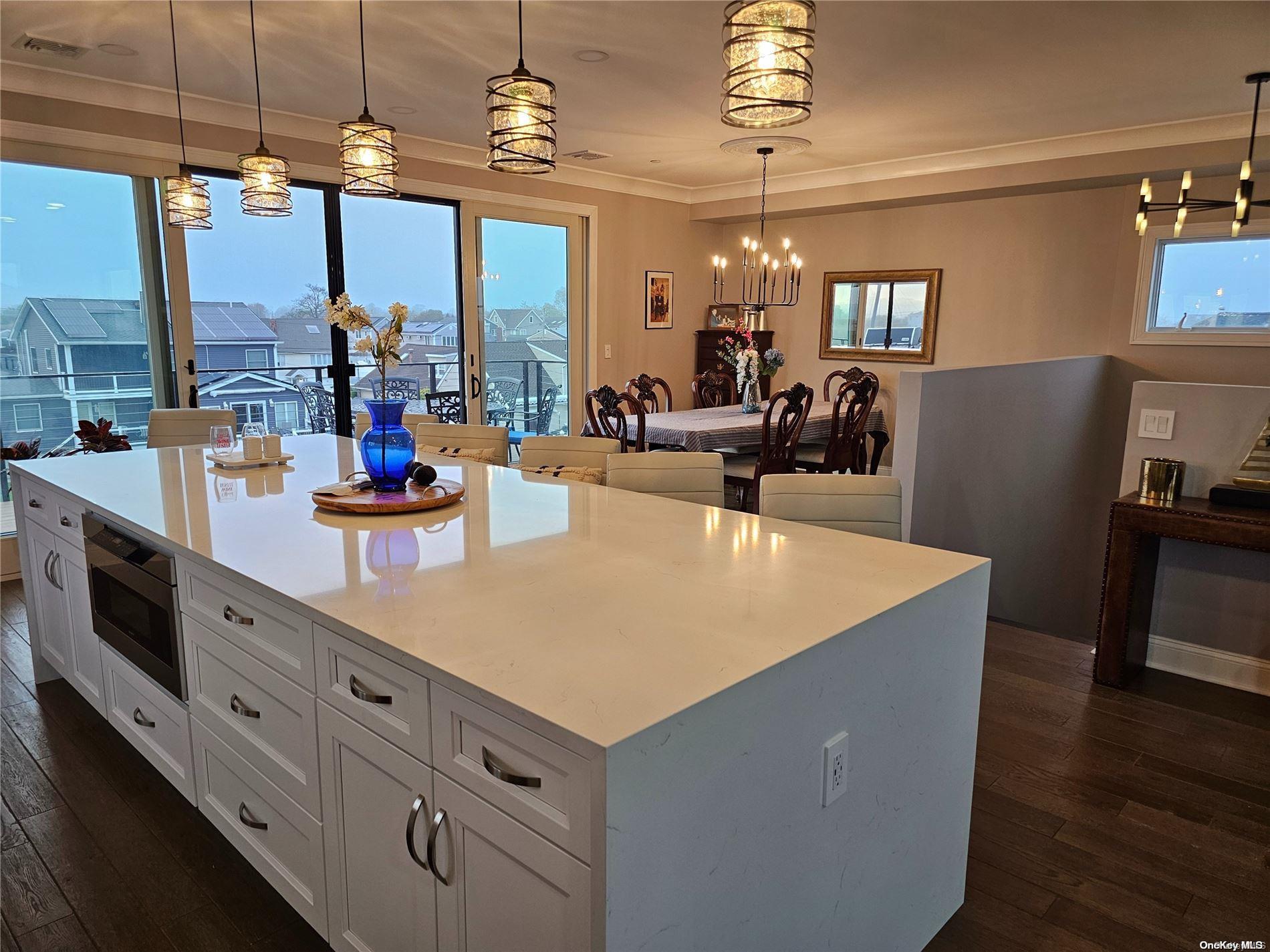 Babylon, New York, 11702, United States, 3 Bedrooms Bedrooms, ,3 BathroomsBathrooms,Residential,Active,1801049