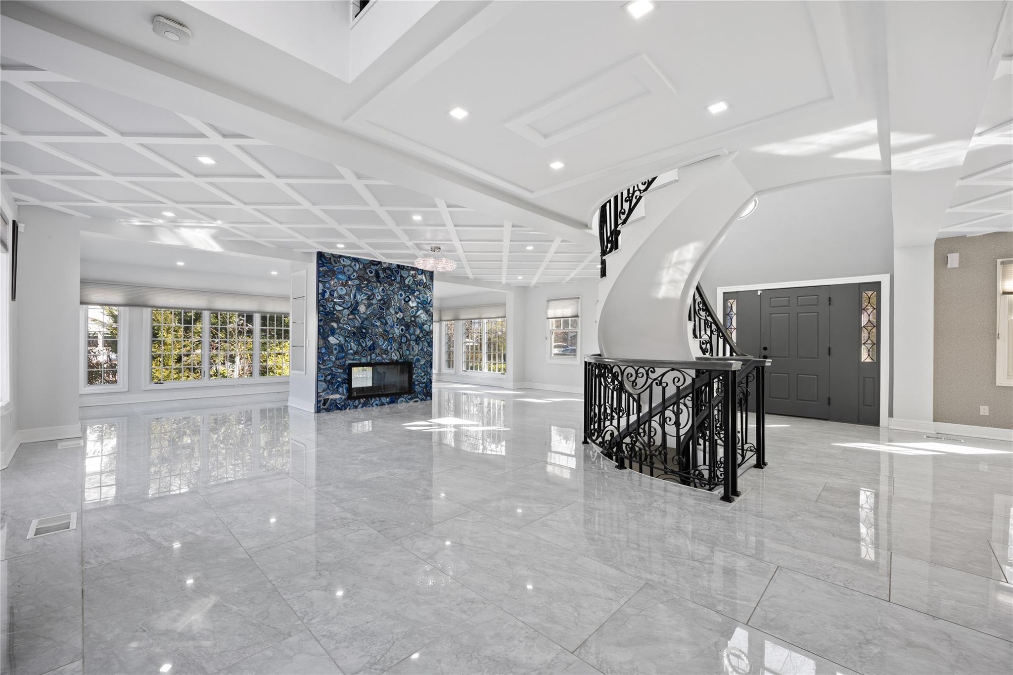 Douglaston, New York, 11363, United States, ,5 BathroomsBathrooms,Residential,Active,1741588