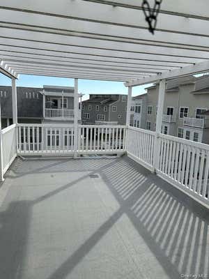 156 SEA GRASS LN # A, ARVERNE, NY 11692