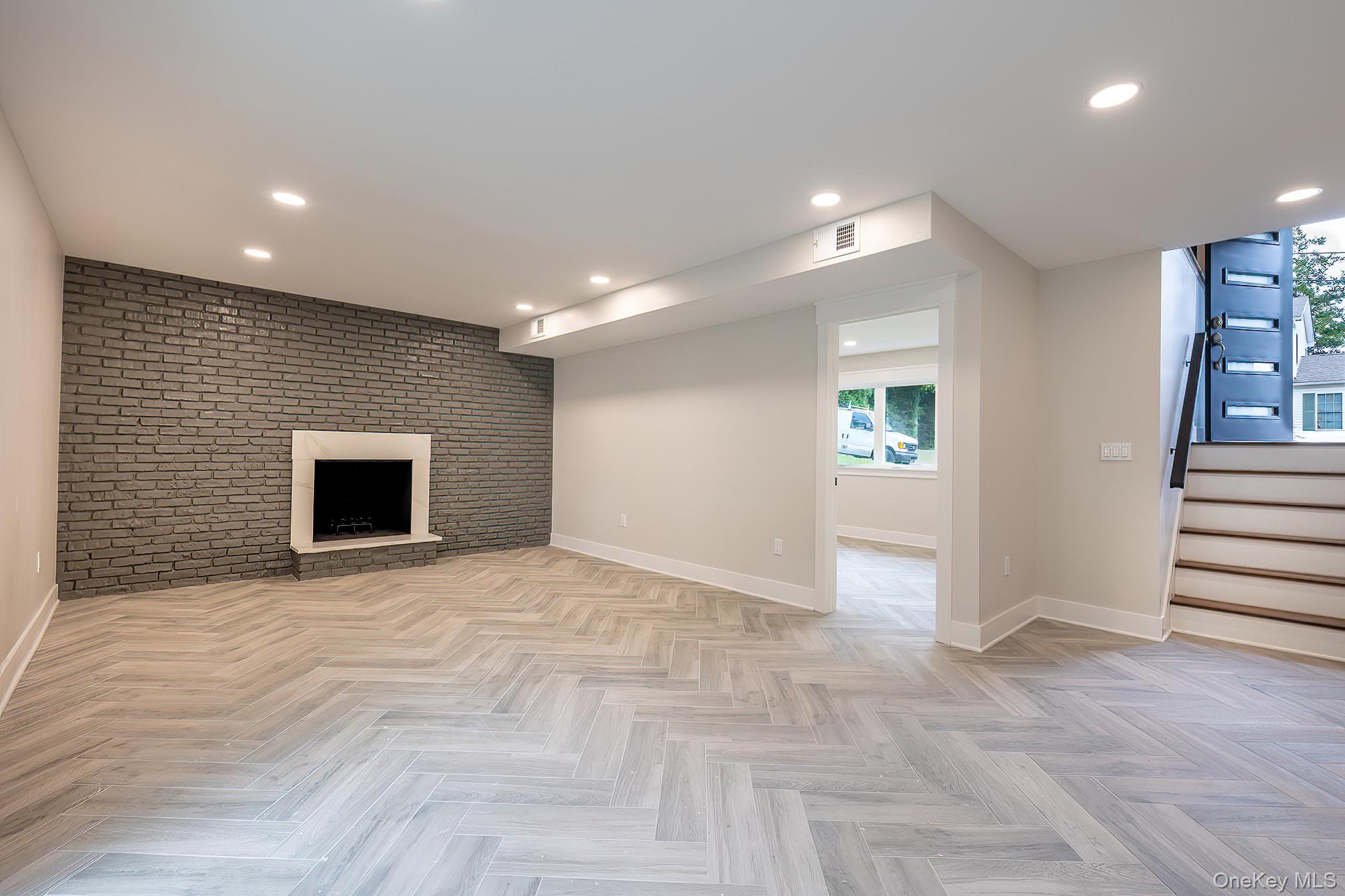 White Plains, New York, 10607, United States, 4 Bedrooms Bedrooms, ,3 BathroomsBathrooms,Residential,Active,1965798