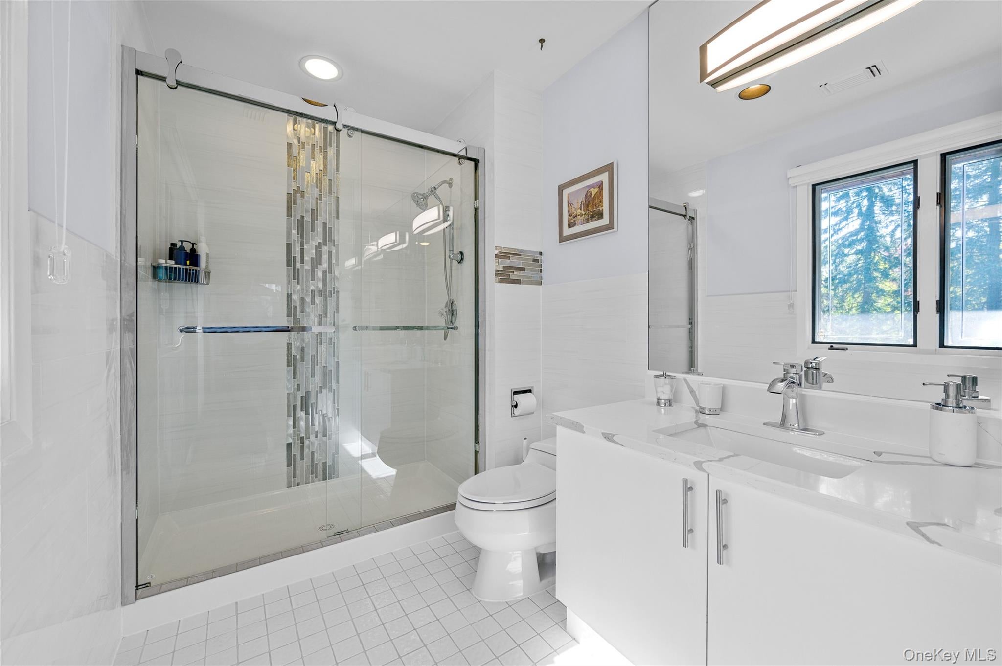 Manhasset, New York, 11030, United States, 5 Bedrooms Bedrooms, ,6 BathroomsBathrooms,Residential,Active,1788462