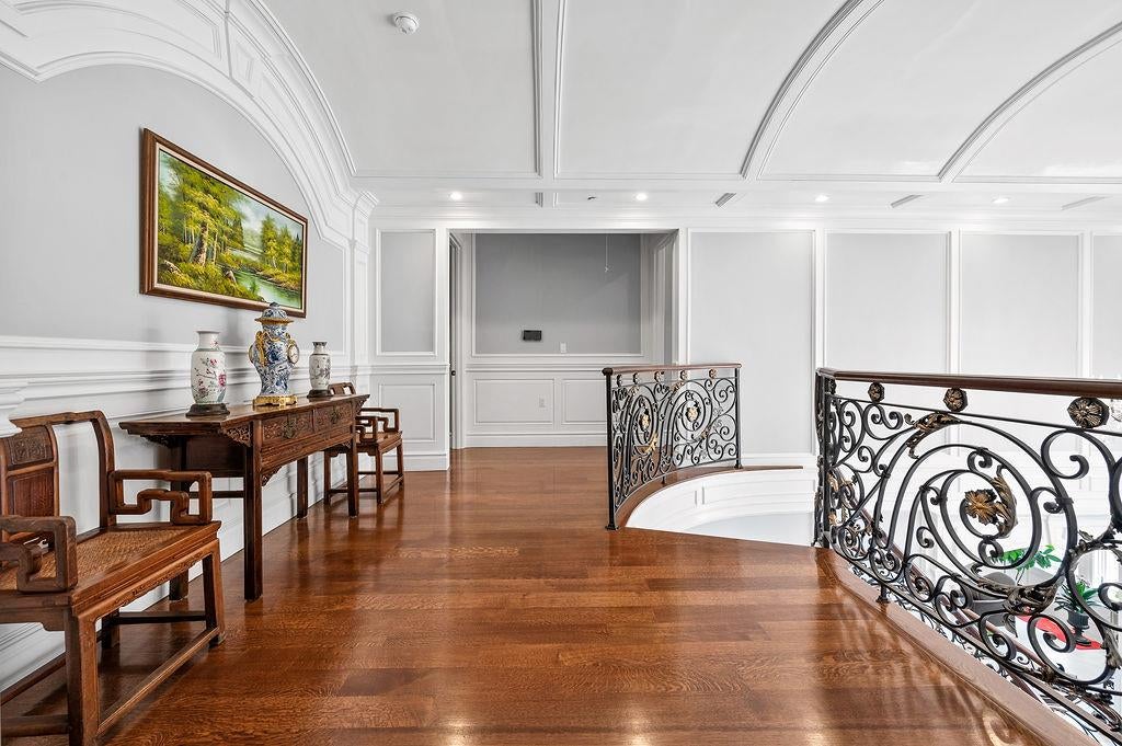 Little Neck, New York, 11362, United States, 5 Bedrooms Bedrooms, ,6 BathroomsBathrooms,Residential,Active,1908169