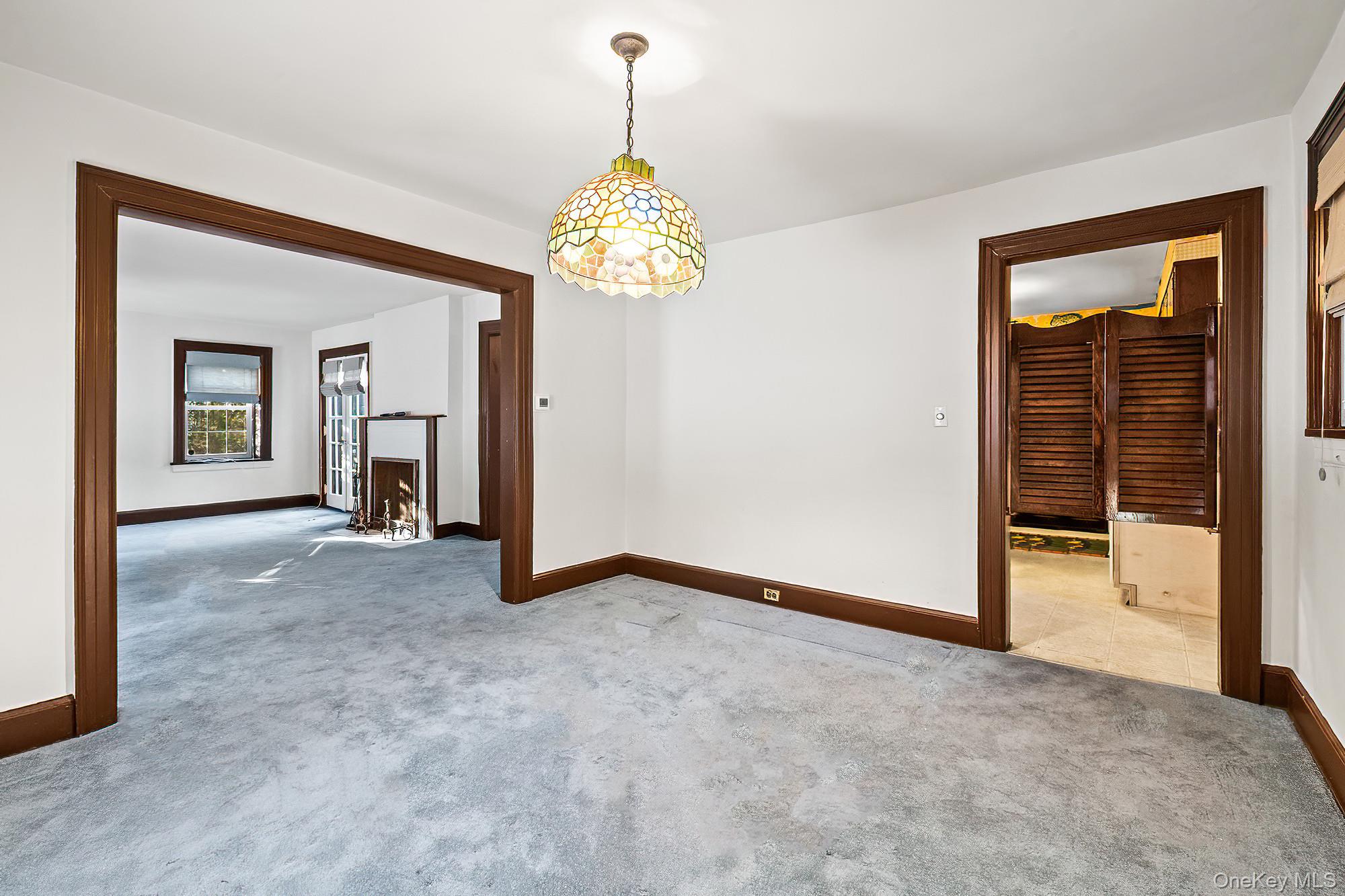 Scarsdale, New York, 10583, United States, 3 Bedrooms Bedrooms, ,2 BathroomsBathrooms,Residential,Pending,2007107