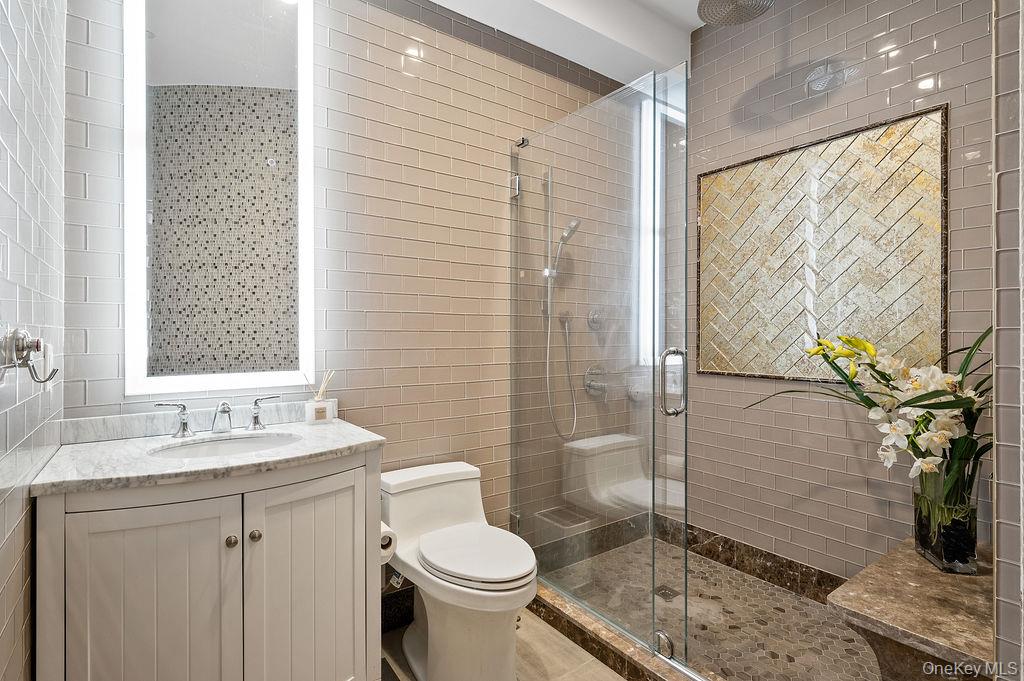Little Neck, New York, 11362, United States, 5 Bedrooms Bedrooms, ,6 BathroomsBathrooms,Residential,Active,1908169
