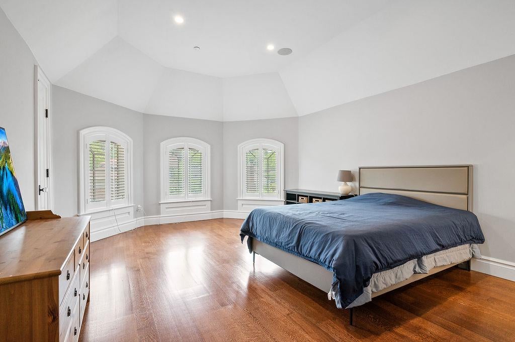 Little Neck, New York, 11362, United States, 5 Bedrooms Bedrooms, ,6 BathroomsBathrooms,Residential,Active,1908169