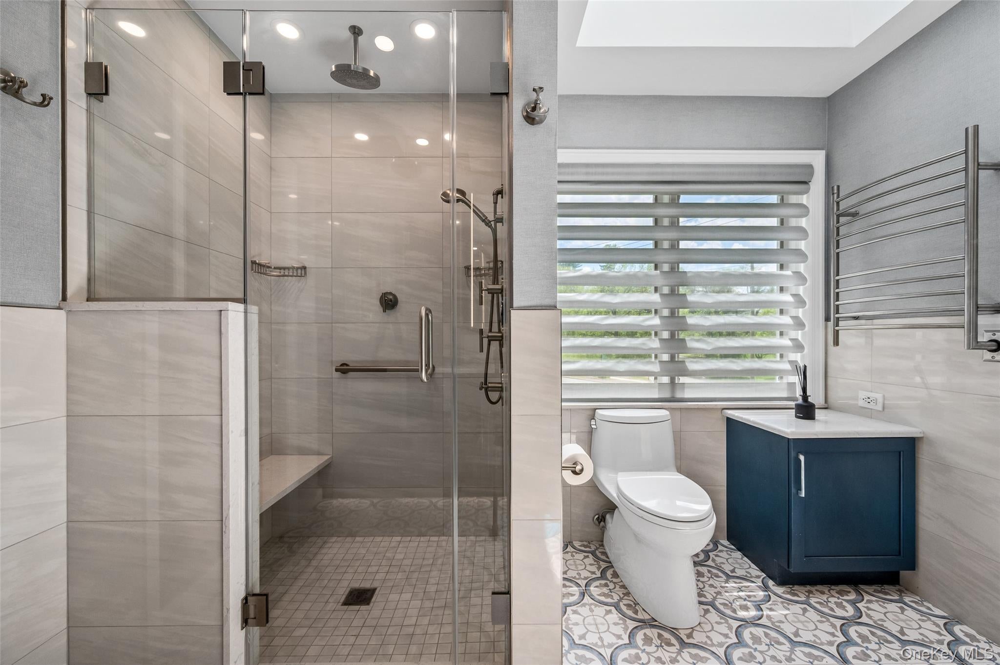 Great Neck, New York, 11021, United States, 5 Bedrooms Bedrooms, ,4 BathroomsBathrooms,Residential,Active,1885010