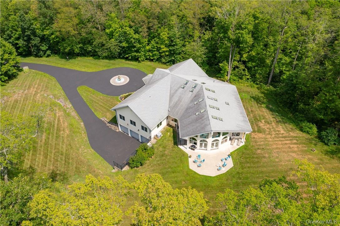 Wappingers Falls, New York, 12590, United States, 4 Bedrooms Bedrooms, ,5 BathroomsBathrooms,Residential,Active,1703680