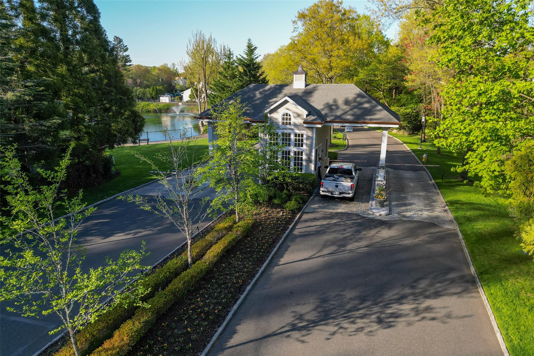 Manhasset, New York, 11030, United States, 5 Bedrooms Bedrooms, ,6 BathroomsBathrooms,Residential,Active,1788462