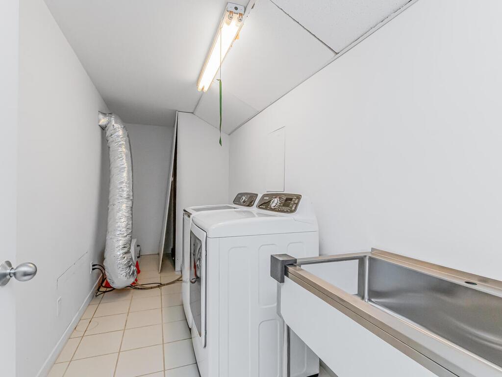 East Hampton, New York, 11937, United States, ,3 BathroomsBathrooms,Residential,Active,1843880