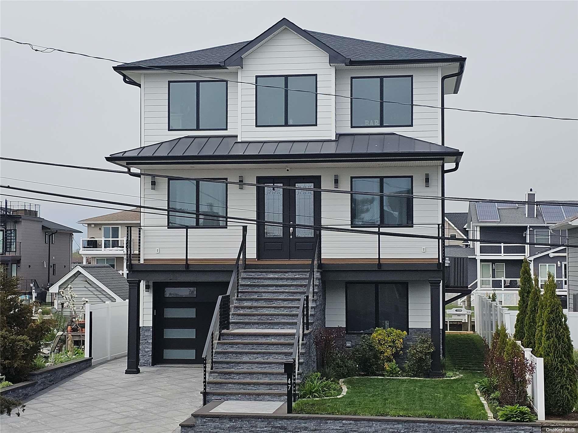 Babylon, New York, 11702, United States, 3 Bedrooms Bedrooms, ,3 BathroomsBathrooms,Residential,Active,1801049