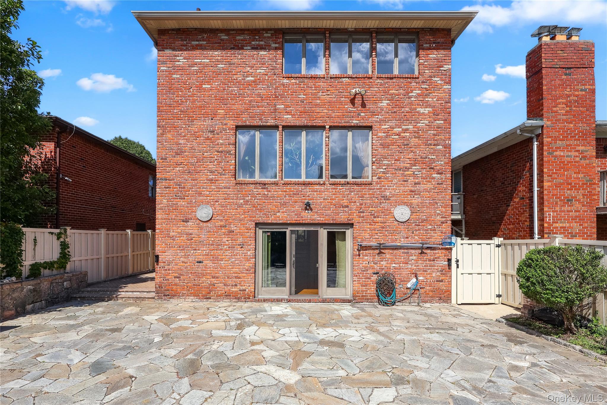 Bayside, New York, 11360, United States, 5 Bedrooms Bedrooms, ,3 BathroomsBathrooms,Residential,Active,1941326