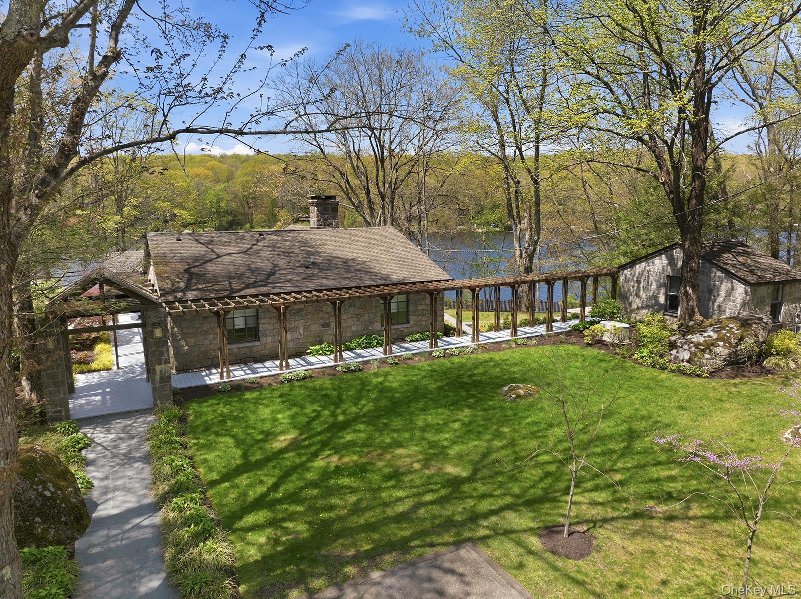 Putnam Valley, New York, 10579, United States, 3 Bedrooms Bedrooms, ,3 BathroomsBathrooms,Residential,Pending,2045595