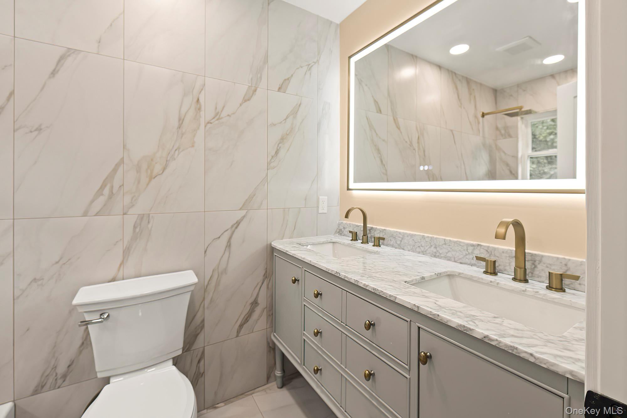 White Plains, New York, 10607, United States, 4 Bedrooms Bedrooms, ,3 BathroomsBathrooms,Residential,Active,1965798