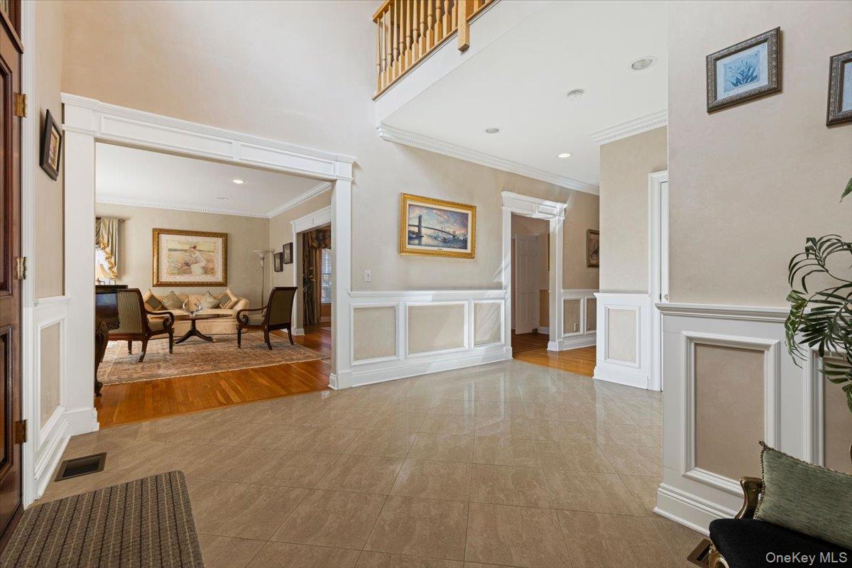 Scarsdale, New York, 10583, United States, 4 Bedrooms Bedrooms, ,4 BathroomsBathrooms,Residential,Active,1951822