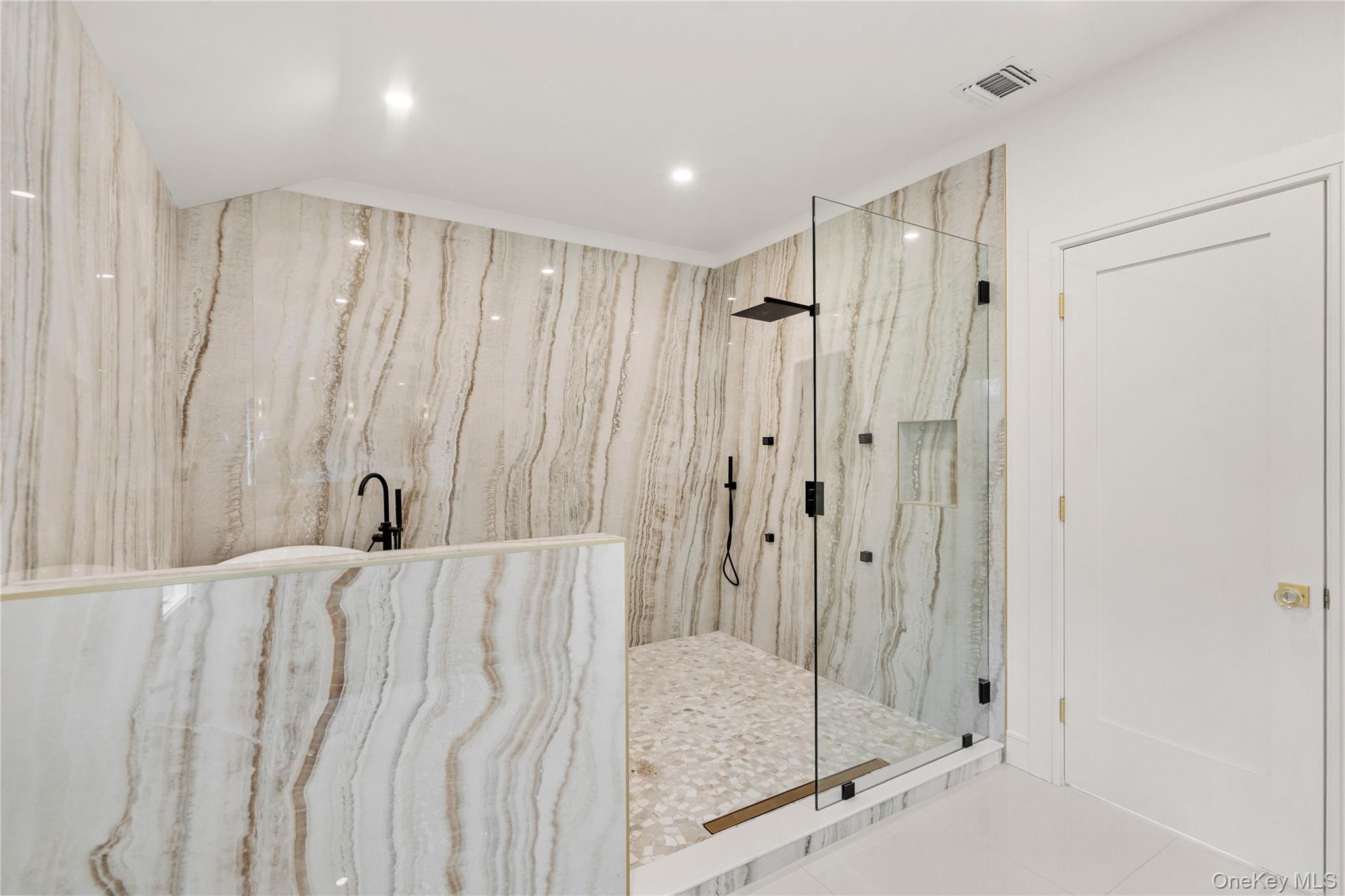 Nissequogue, New York, 11780, United States, 6 Bedrooms Bedrooms, ,6 BathroomsBathrooms,Residential,Active,2013161