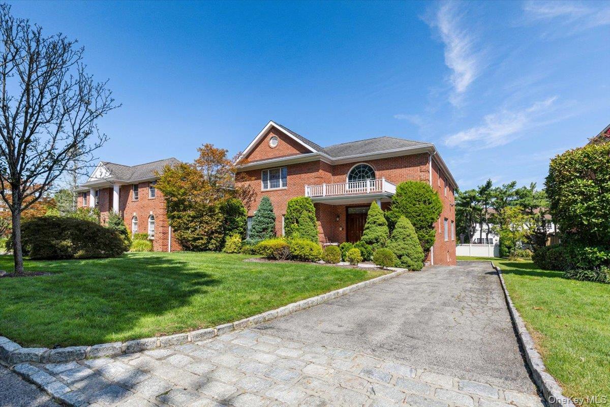 Scarsdale, New York, 10583, United States, 4 Bedrooms Bedrooms, ,4 BathroomsBathrooms,Residential,Active,1951822