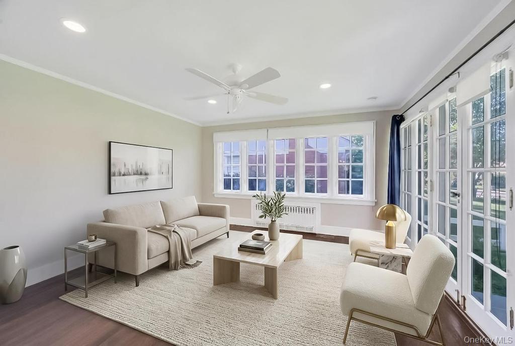 White Plains, New York, 10605, United States, 5 Bedrooms Bedrooms, ,4 BathroomsBathrooms,Residential,Pending,2045677